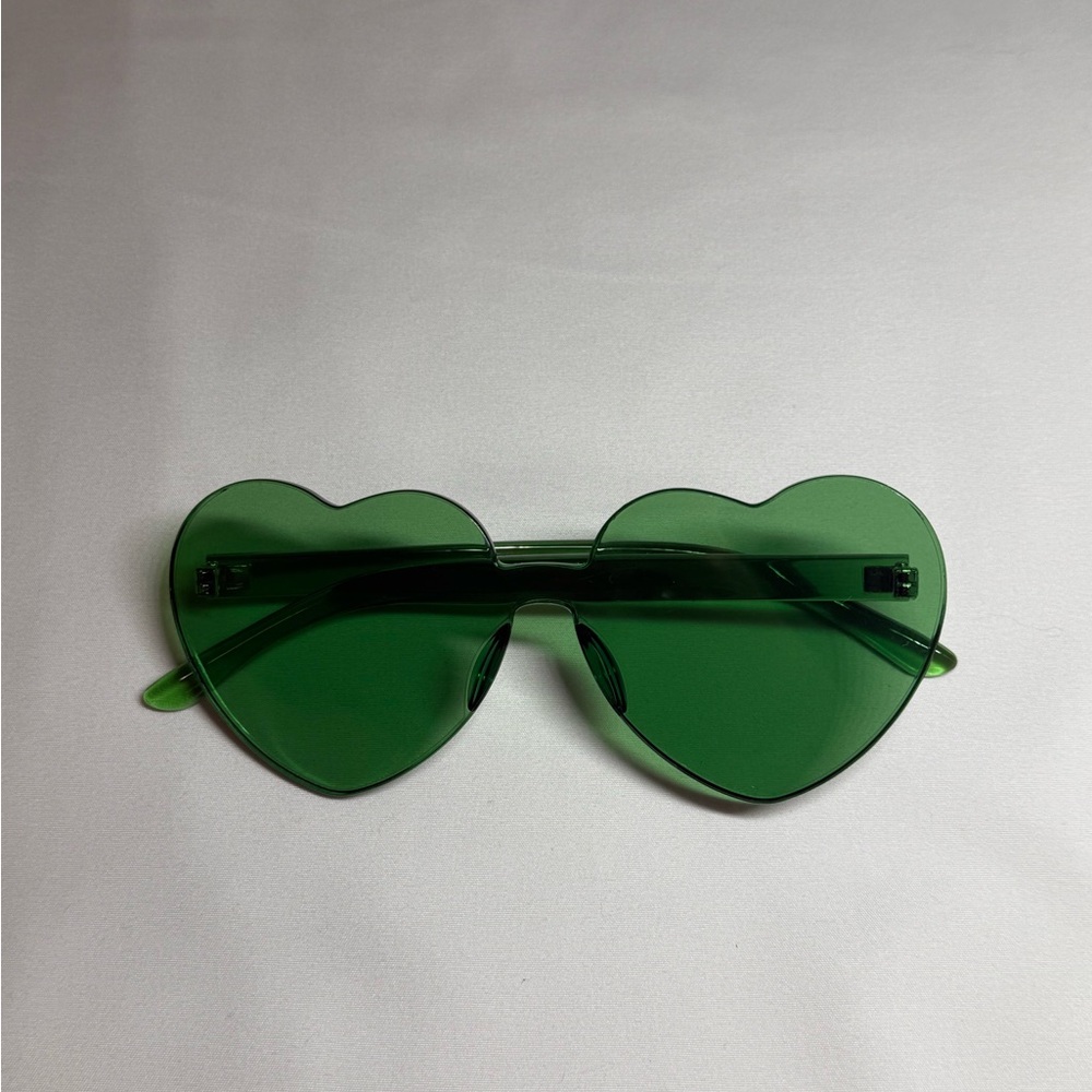 Green Heart-Shaped Sunglasses